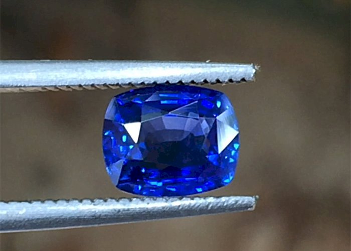 1.65 Cts Natural Blue Sapphire Clean Royal Blue Sapphire