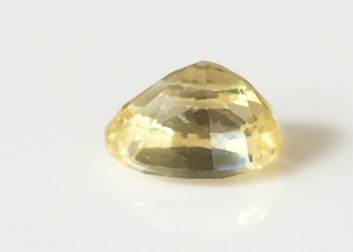 1.85 Cts Unheated Yellow Sapphire VVS1 Certified Yellow Sapphire