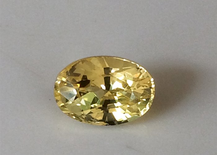 1.85 Cts Unheated Yellow Sapphire VVS1 Certified Yellow Sapphire