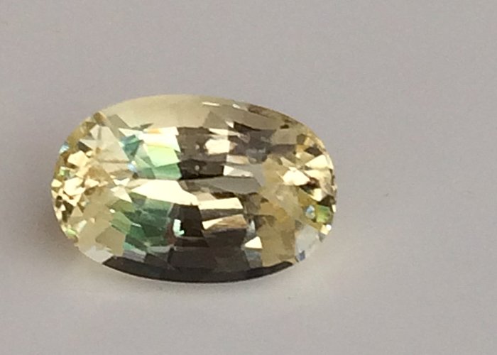 1.64 Cts Unheated Yellow Sapphire IF Certified Vivid Ceylon yellow Sapphire